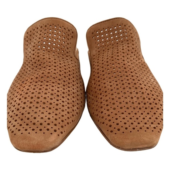 Cole haan womens flats size 8.5 tan suede laser cut dot pointy toe slip on mules - Picture 3 of 12